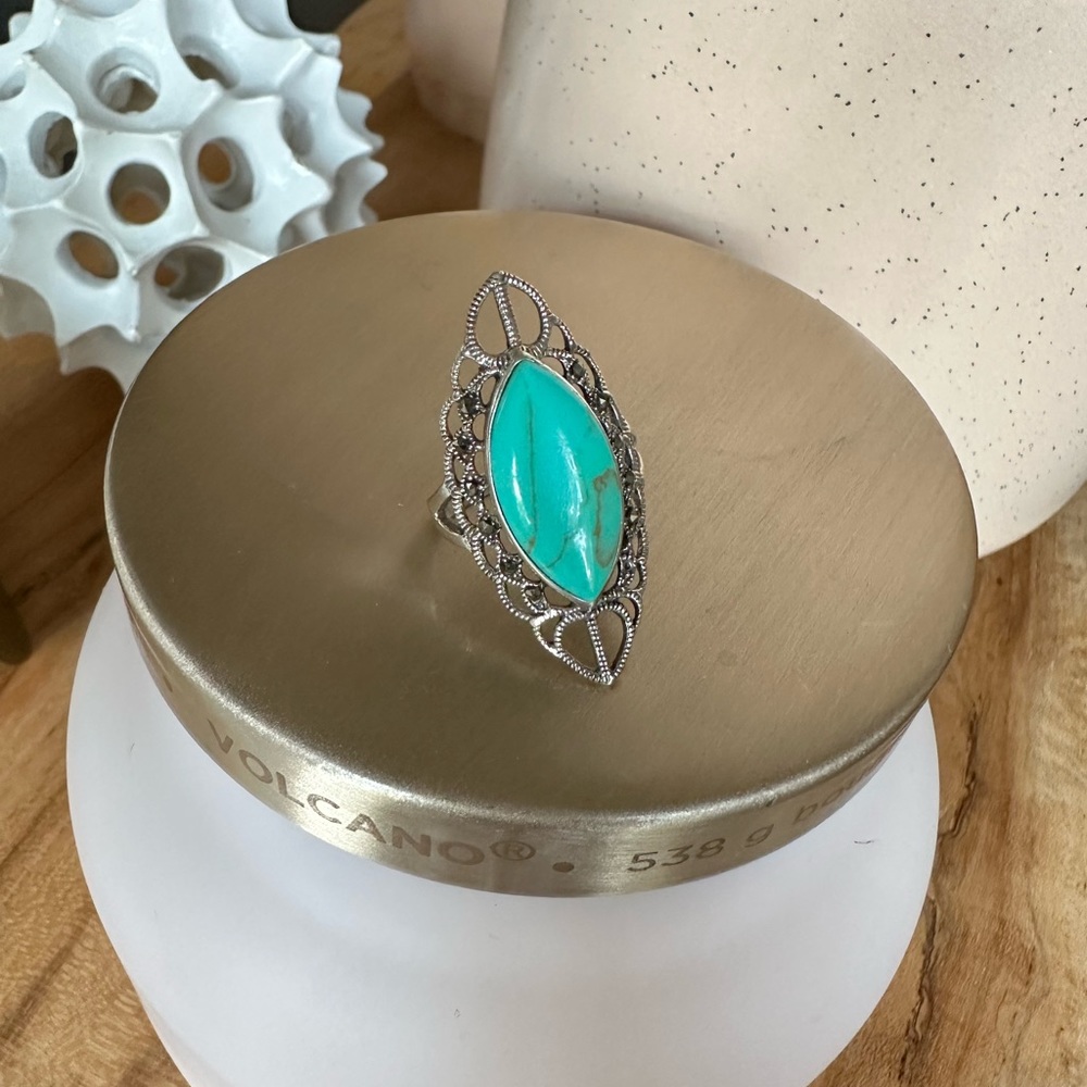 Turquoise cocktail ring, set in 925 Sterling Silver, size 9. Brand New!